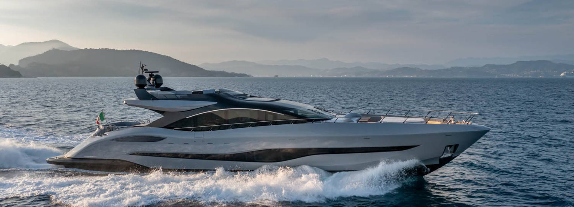 Mangusta 104 REV/ 11 yacht, Mangusta
