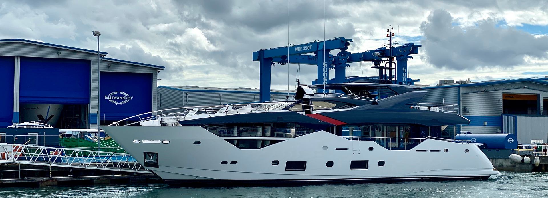 Out of the Blue yacht, Sunseeker