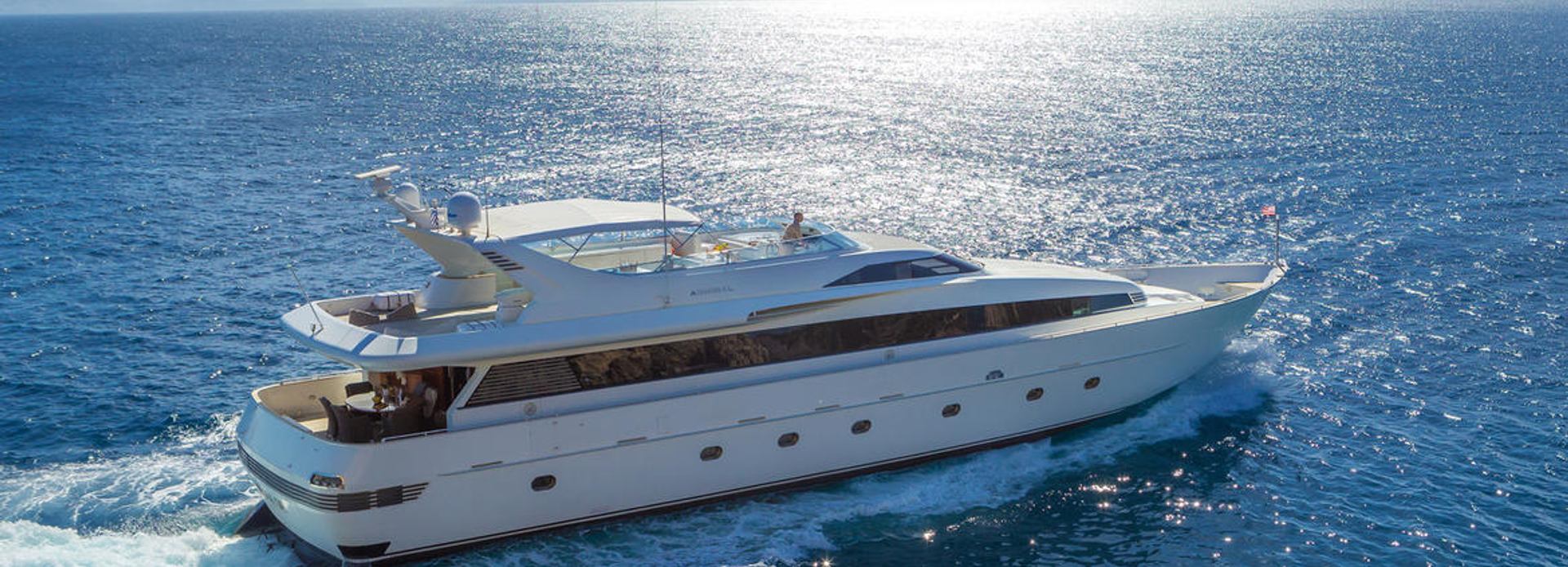 Marvi De yacht, Admiral Yachts