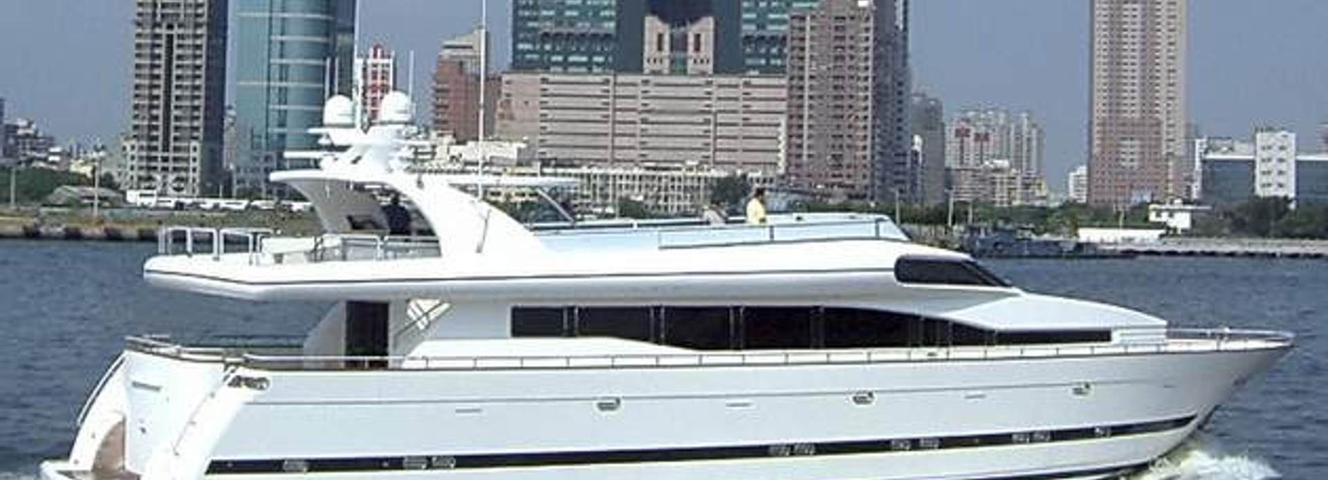 Aquaholic yacht, Horizon
