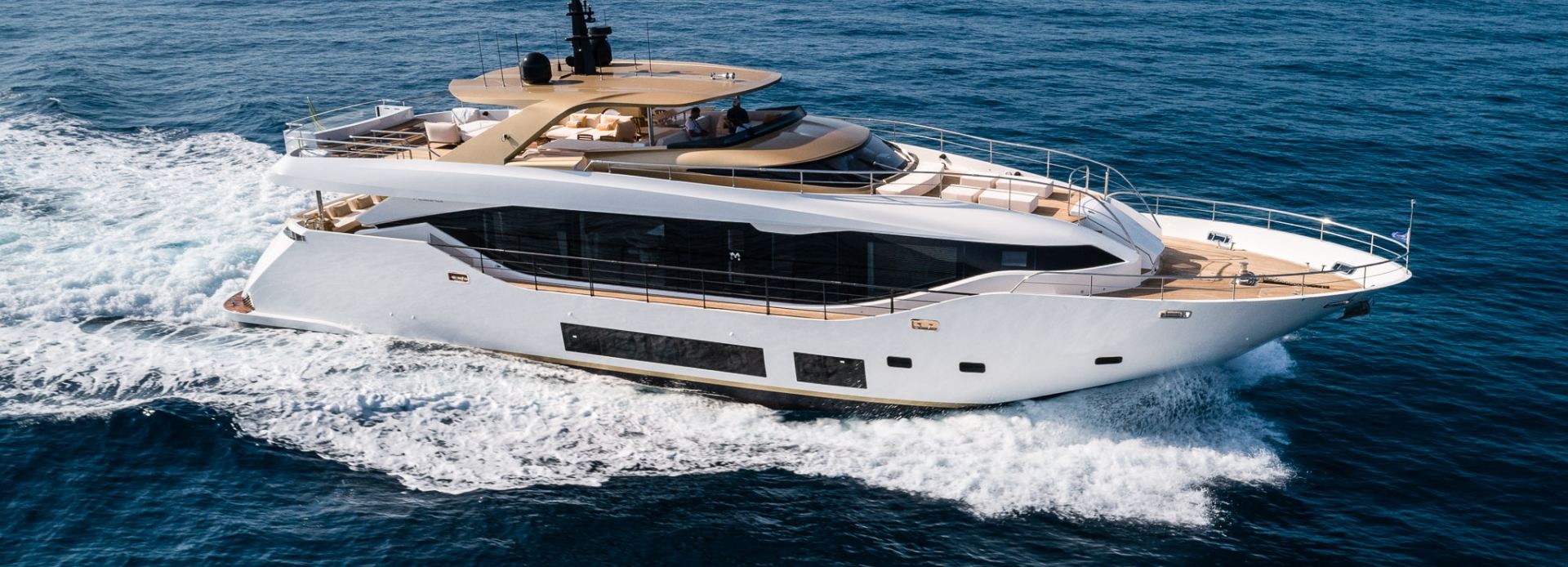 H6.0 yacht, Maiora