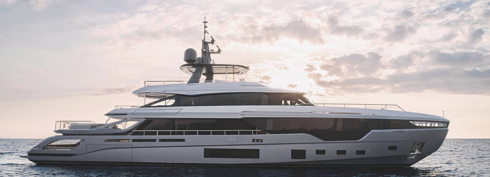 Lulwa yacht, Azimut