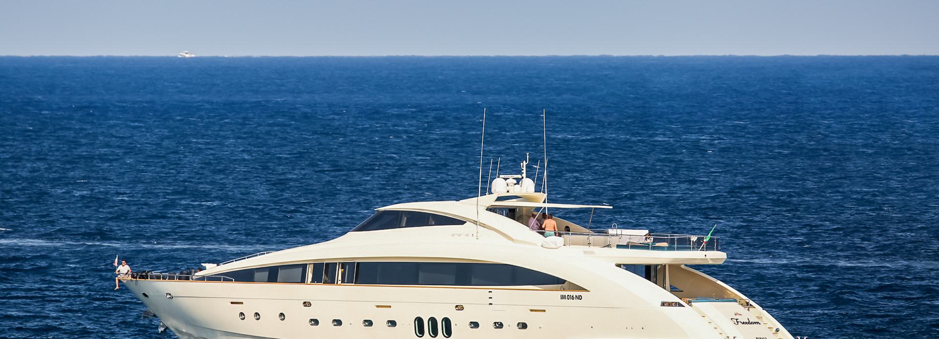 Freedom 717 yacht, Amer