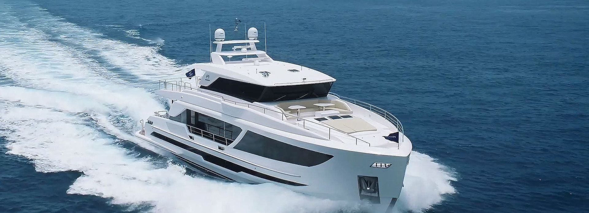 Aqua Life yacht, Horizon