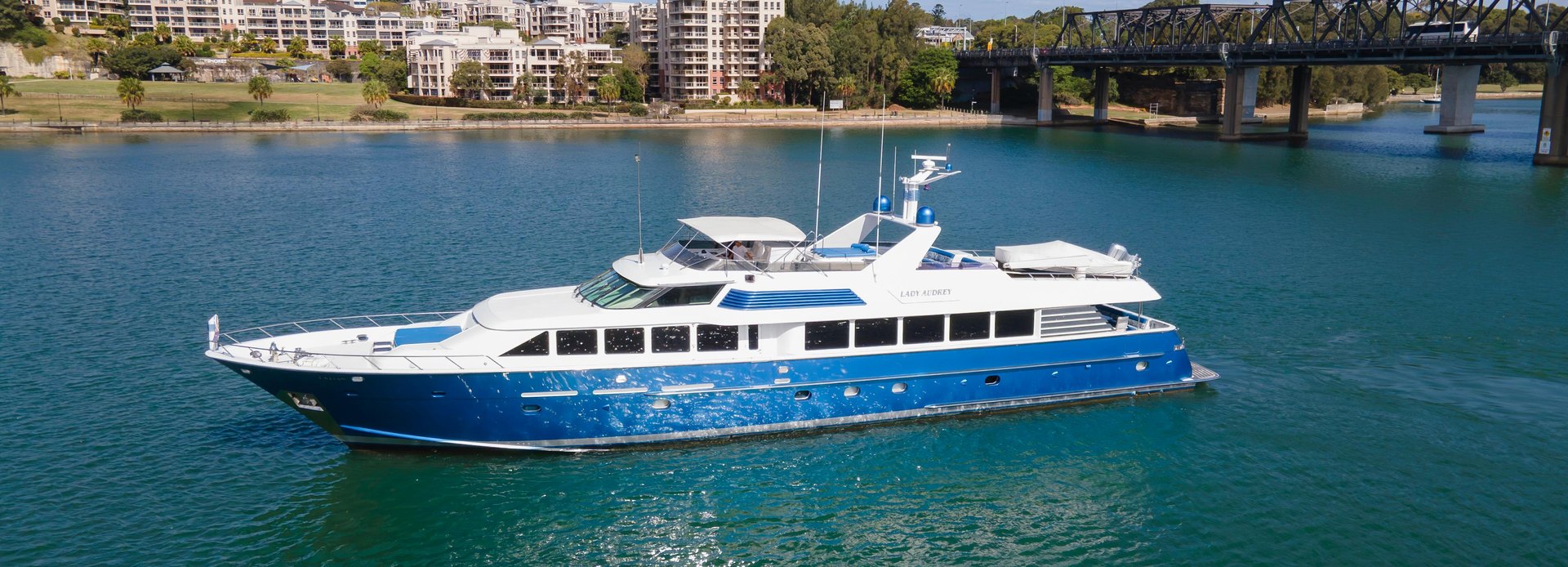 Lady Audrey yacht, Hatteras