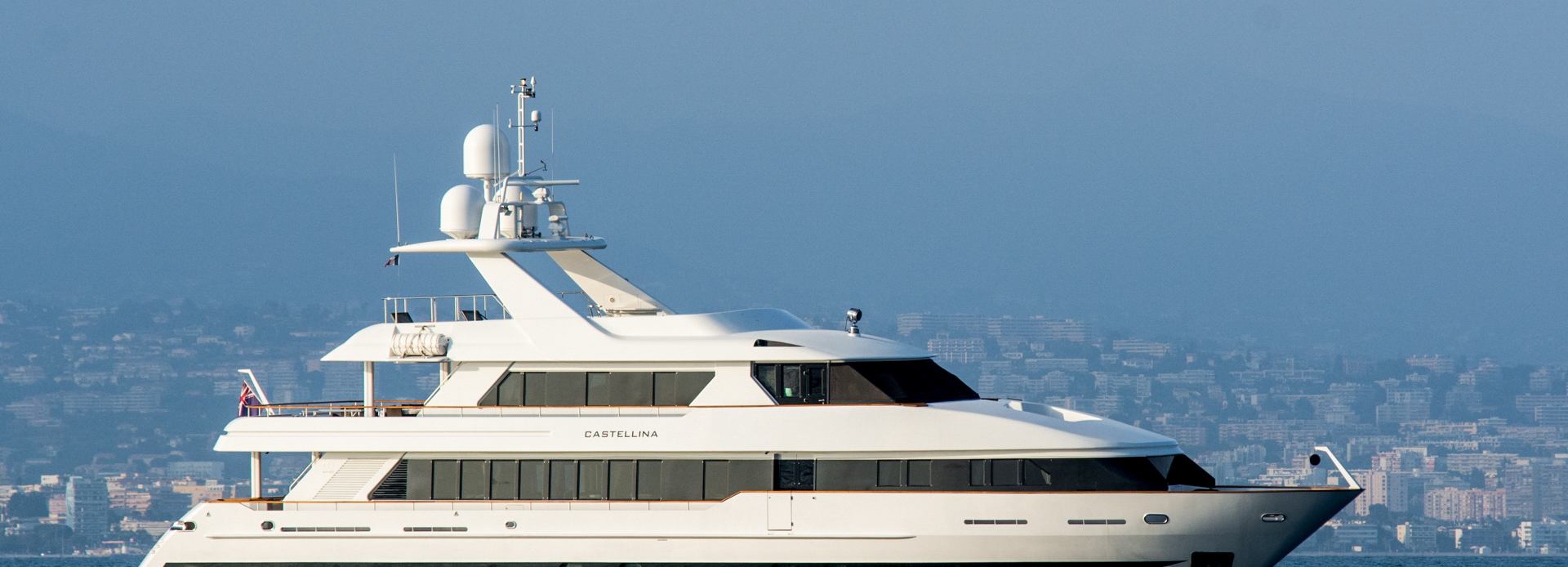 Blue Symphonie yacht, Moonen