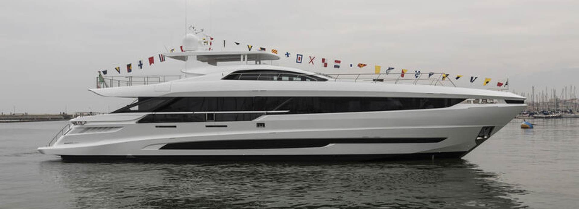 Yalla yacht, Mangusta