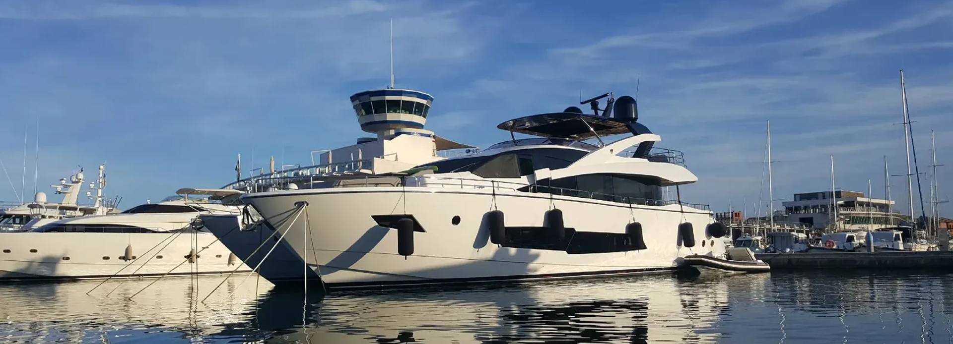 Cloudy Bay IV yacht, Sunseeker