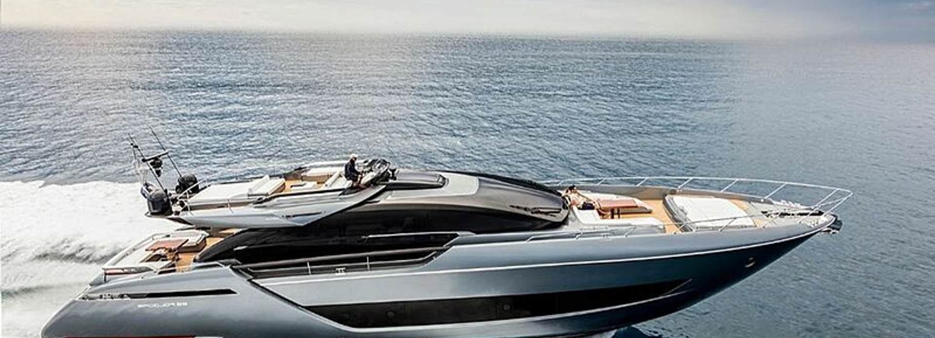 Rocket yacht, Riva