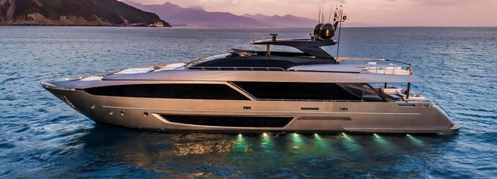 Blue Heaven yacht, Riva