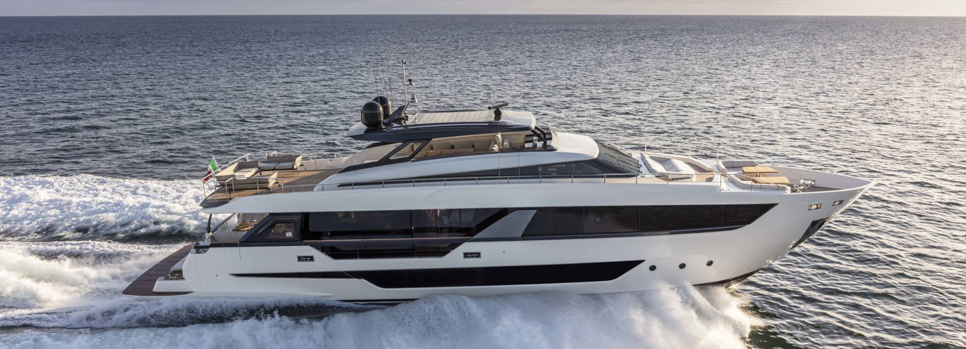 Ianassa yacht, Ferretti Yachts