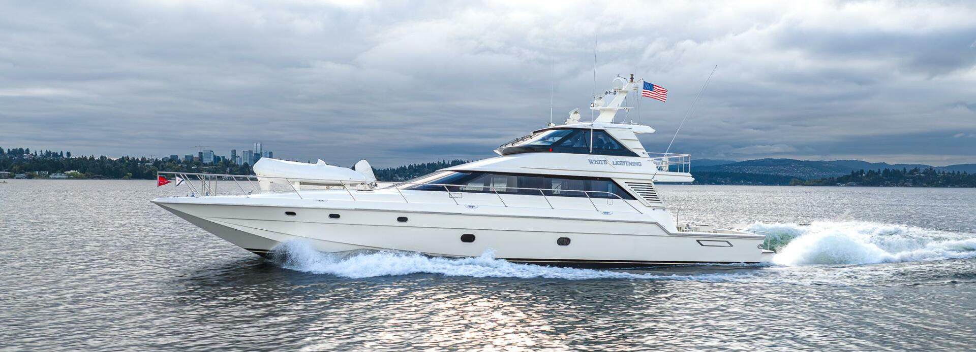 White Lightning yacht, Mares
