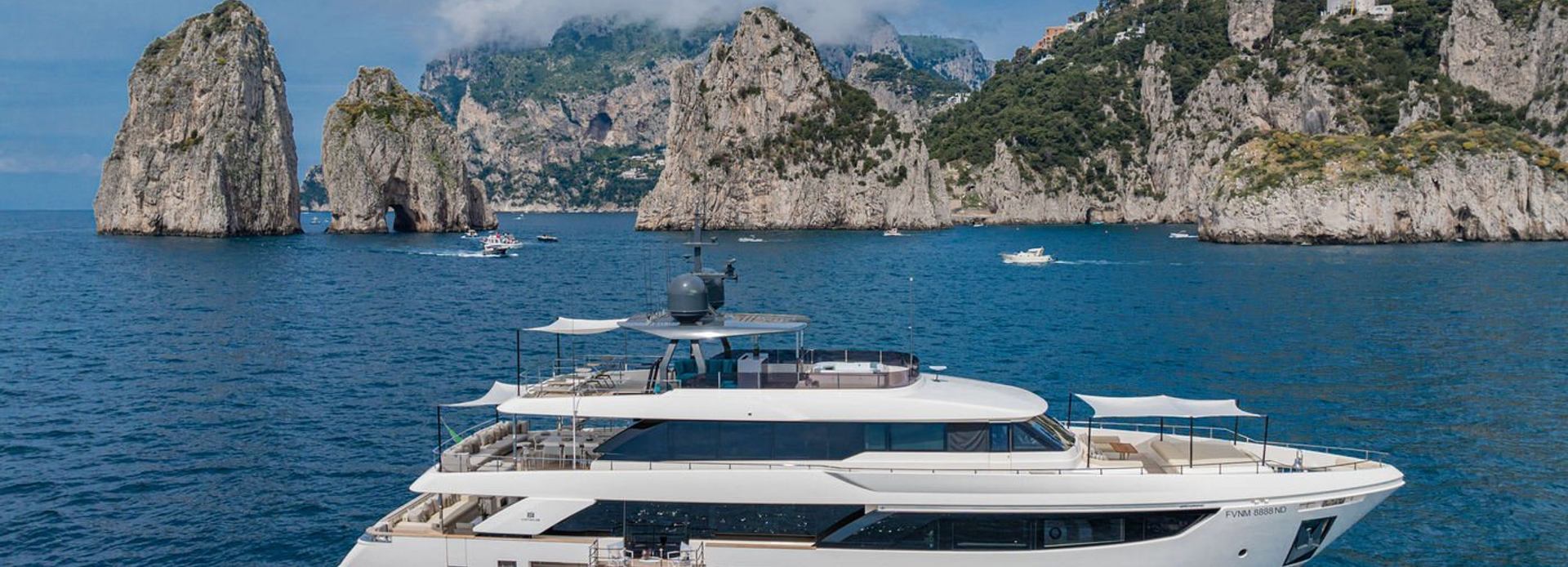 South yacht, Custom Line