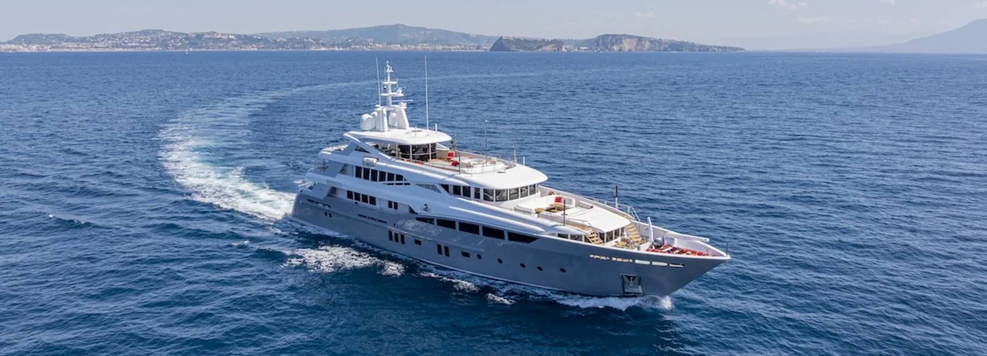2 Ladies yacht, Rossinavi