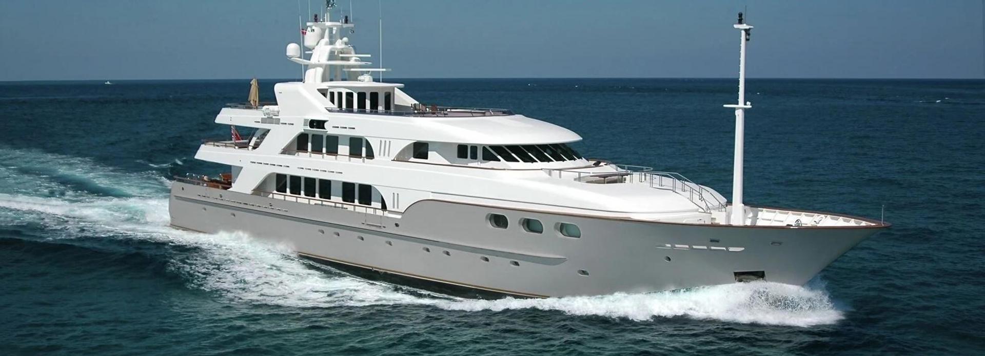 Bella yacht, Sensation Yachts