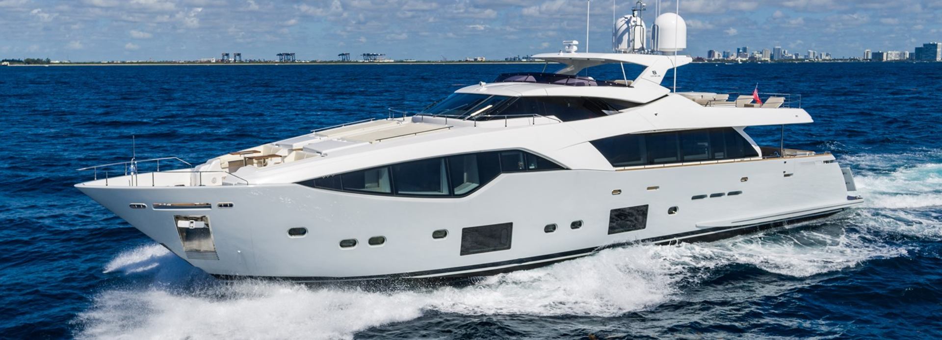 Shells X yacht, Custom Line