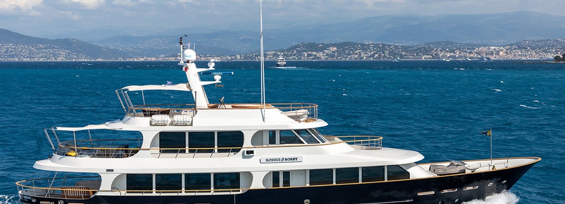 Robbie Bobby yacht, Lynx Yachts