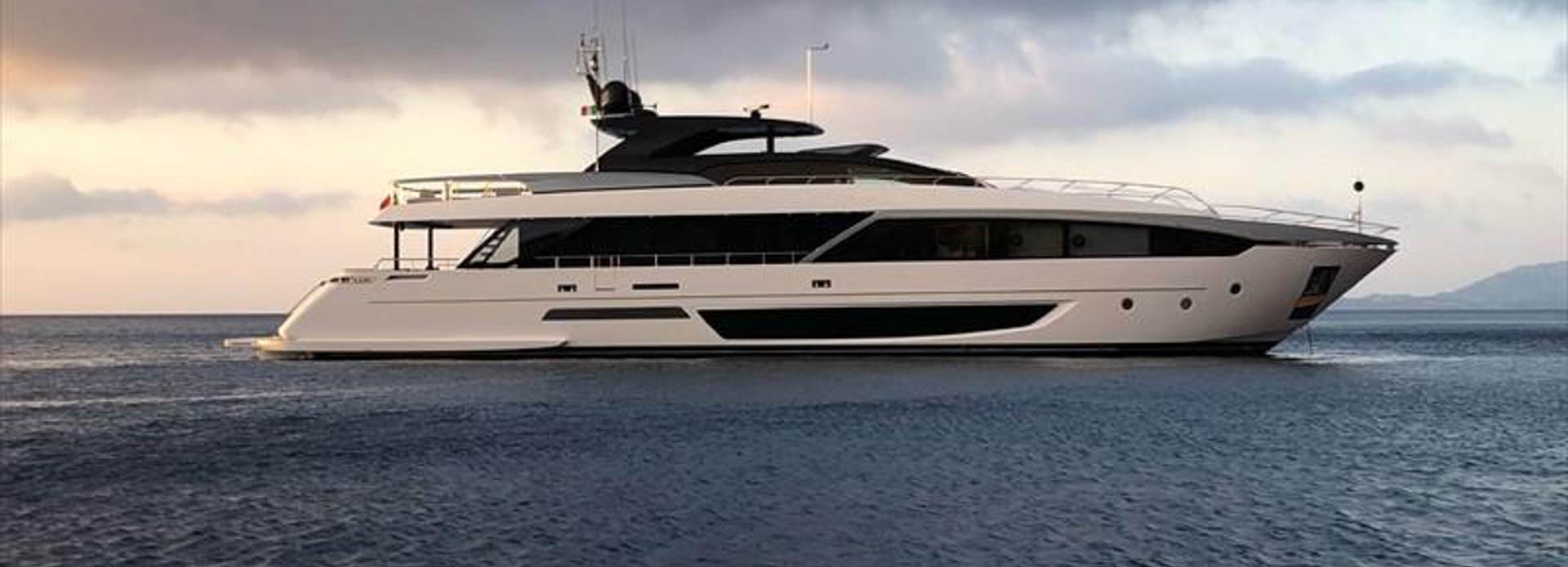 Elysium I yacht, Riva