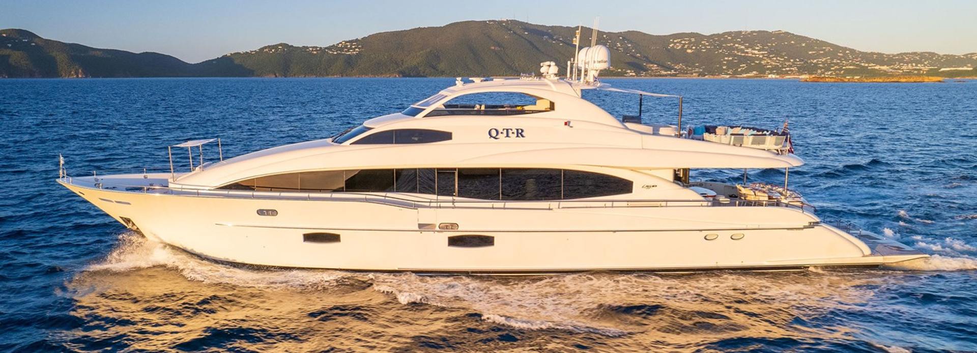 Namastay yacht, Lazzara Yachts
