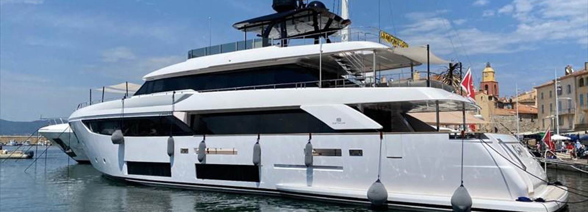 Saint Jude yacht, Custom Line