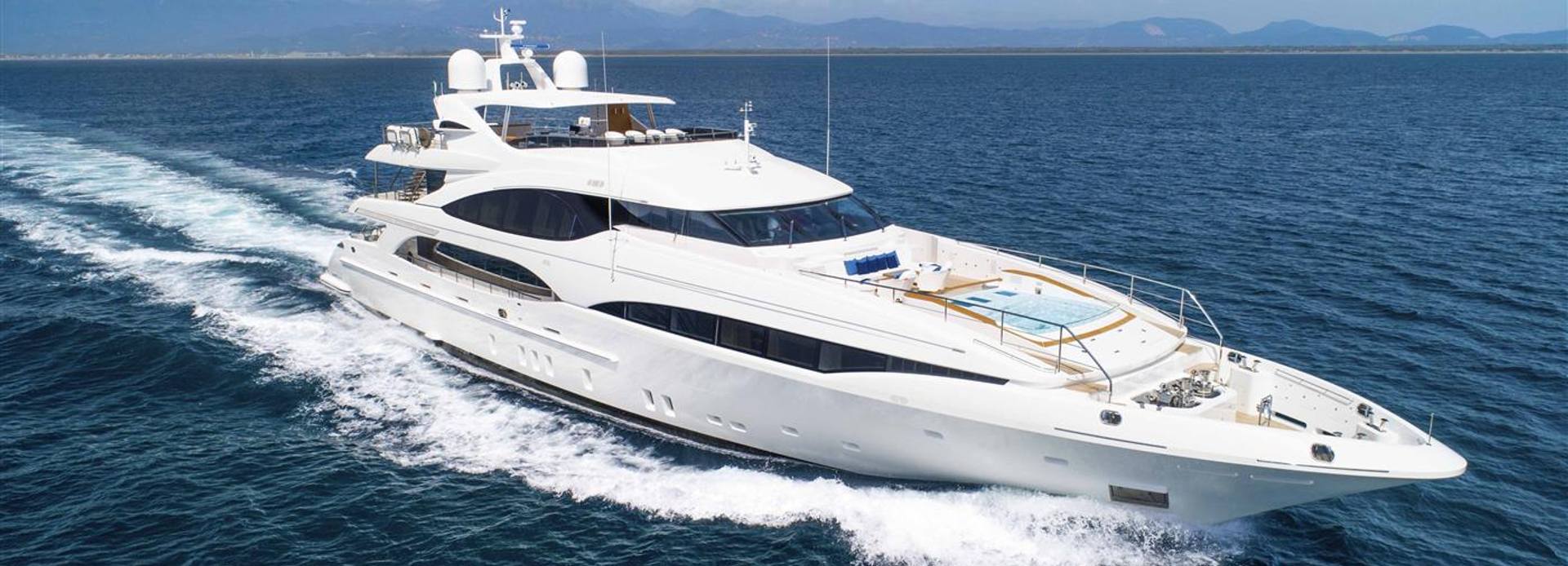 Q95 yacht, Mangusta