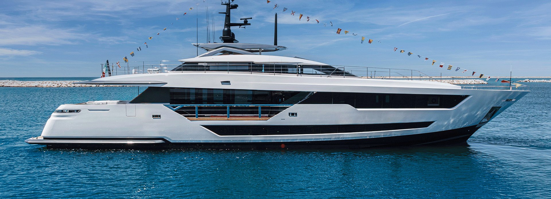 Custom Line Saetta 120/14 yacht, Custom Line