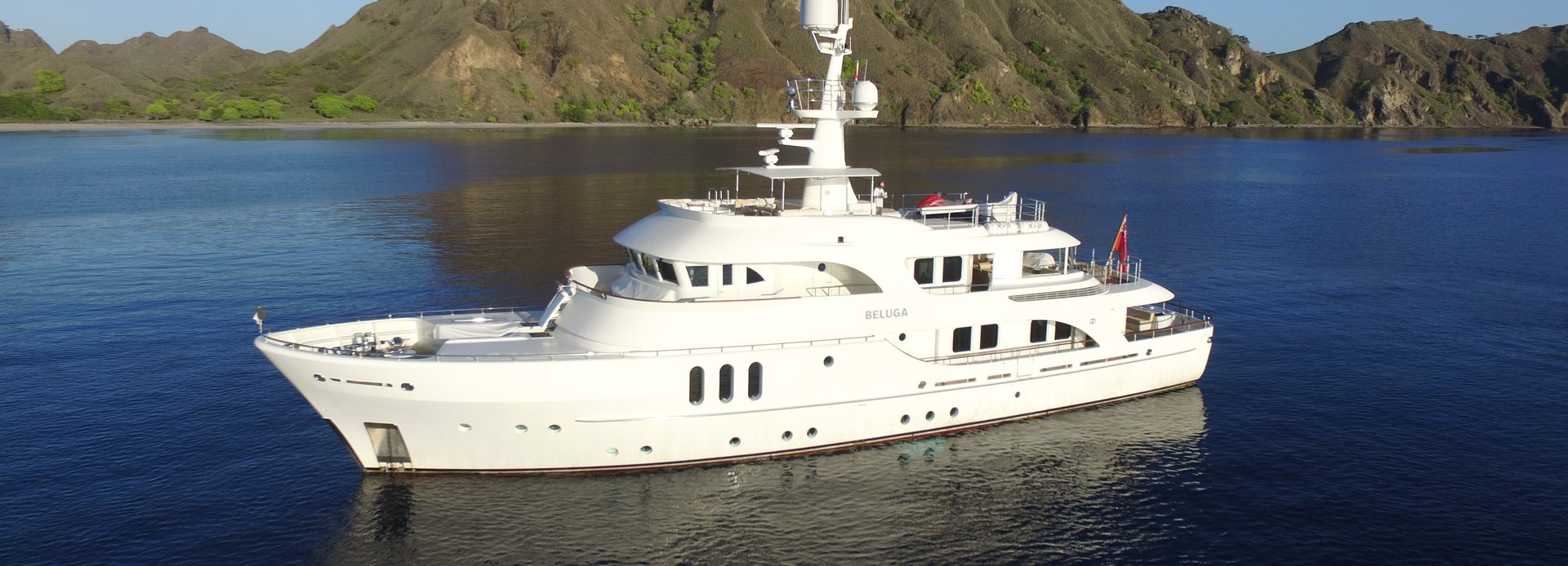 Beluga yacht, Moonen