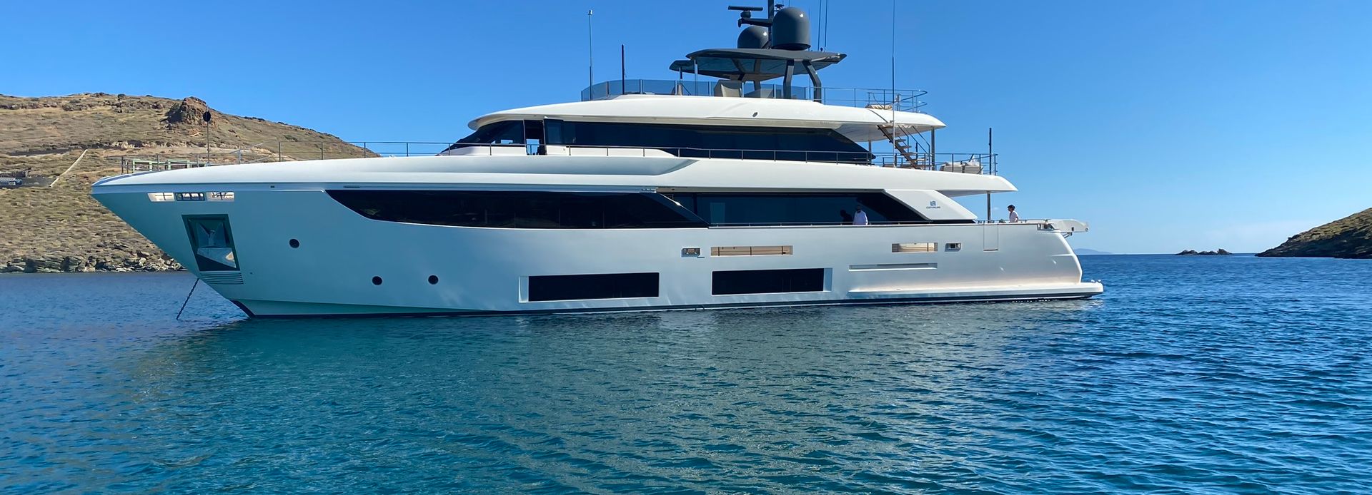 Mac One yacht, Custom Line