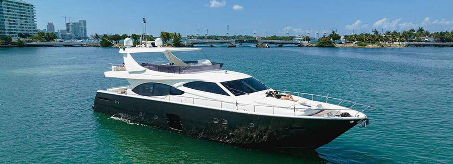 Twe11ve yacht, Ferretti Yachts