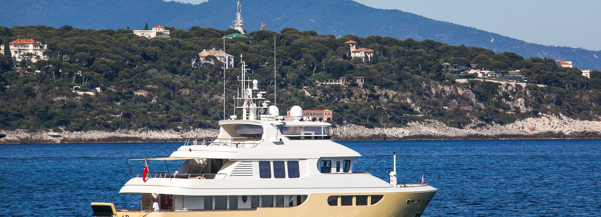 Mocean yacht, Jade Yachts