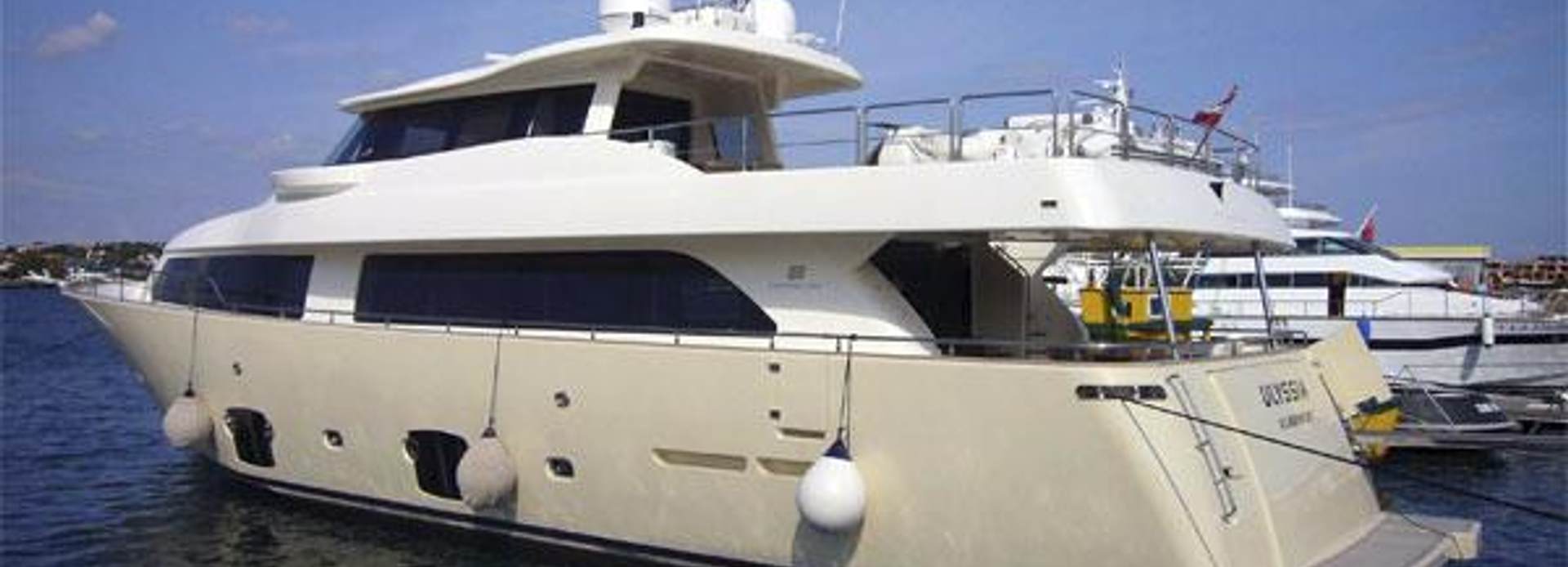 Ulyssia yacht, Custom Line