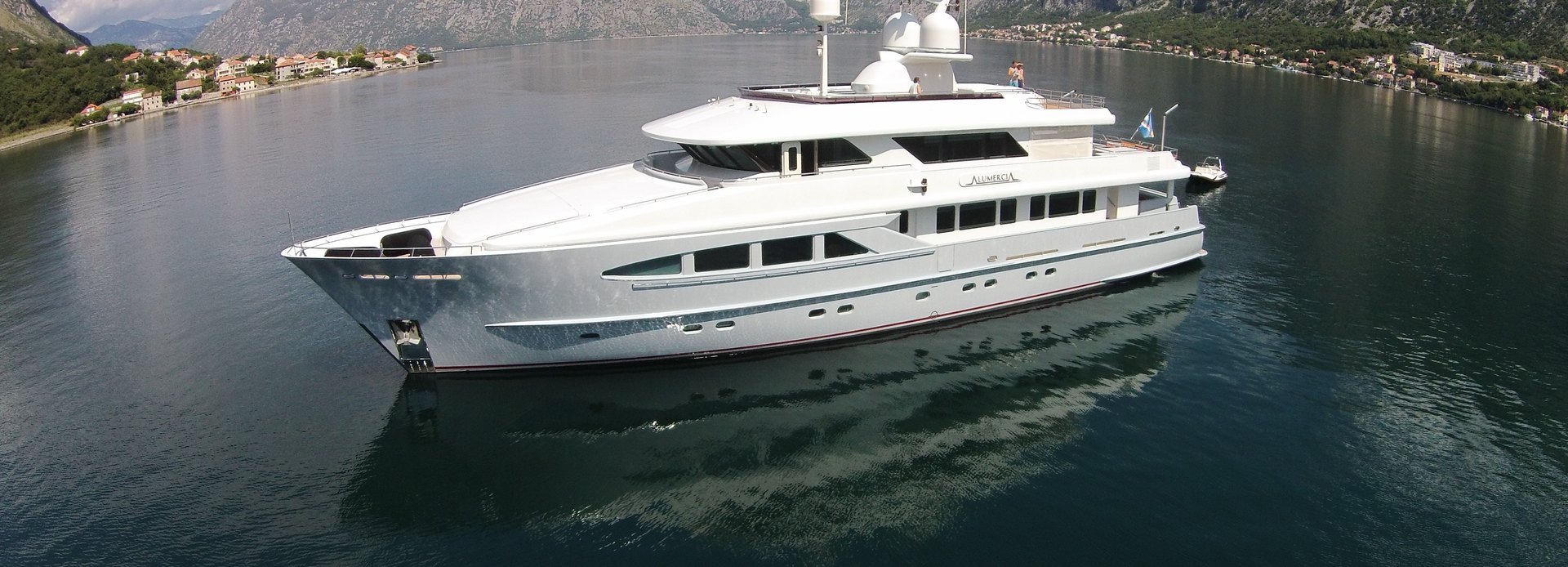 Unexpected yacht, Heesen