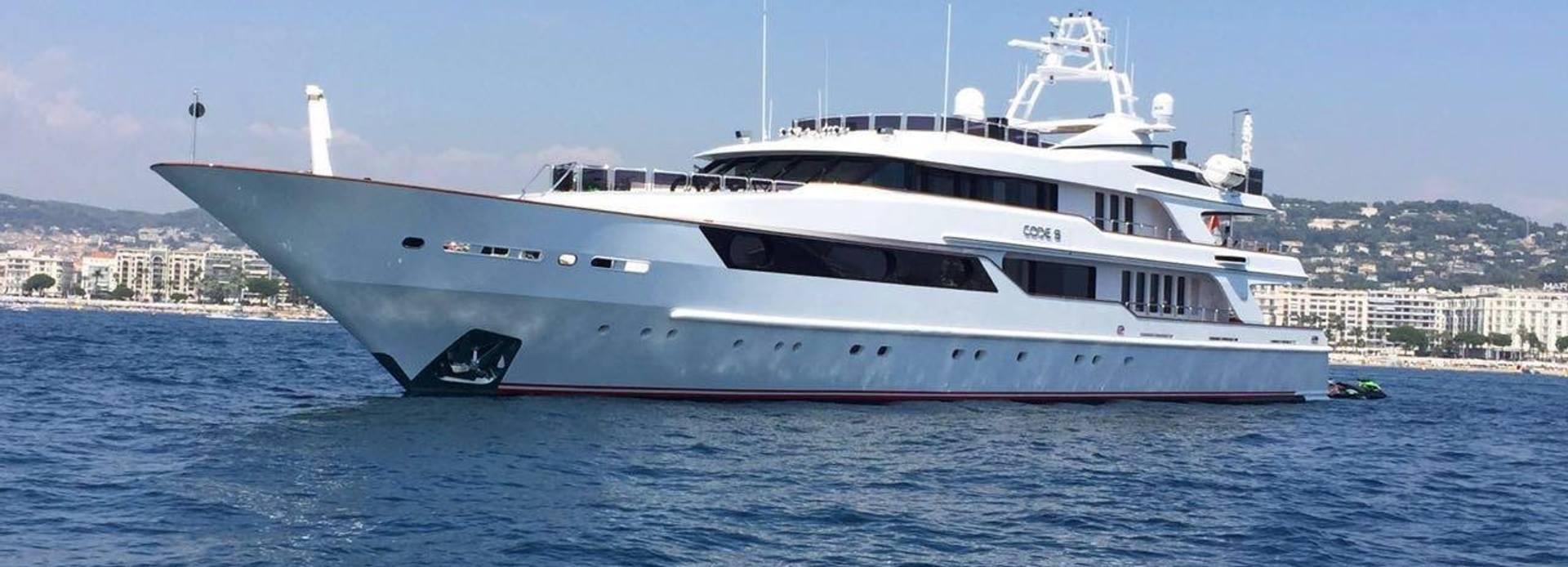 Code 8 yacht, Benetti