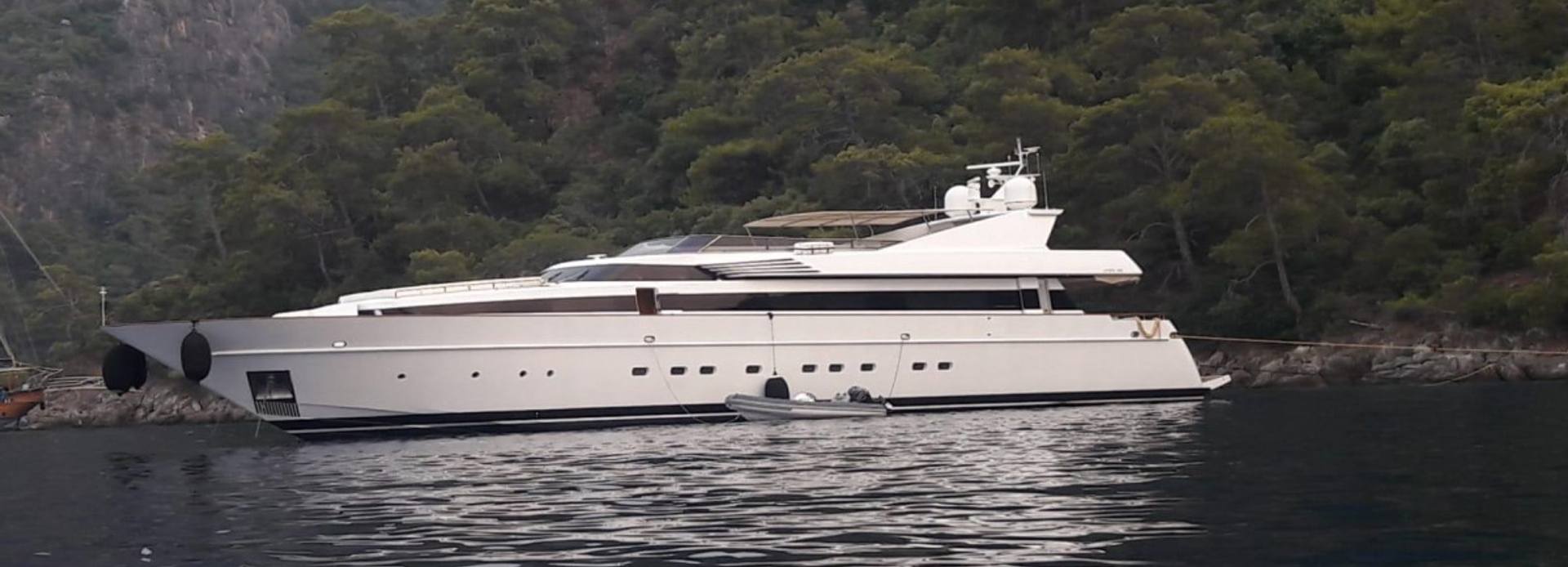 Parsley yacht, Cantieri di Pisa