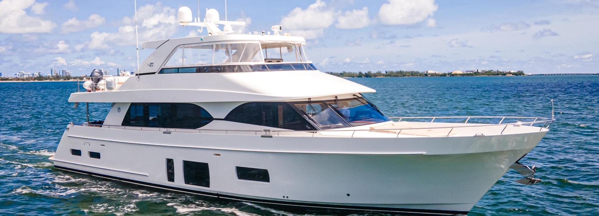 Clarity yacht, Ocean Alexander