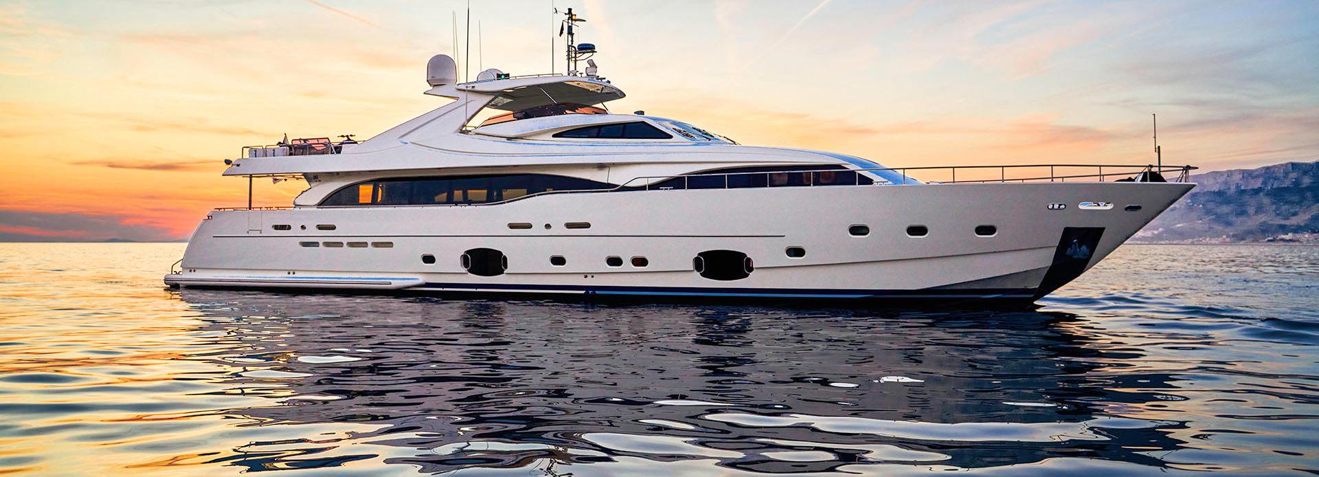 Acceptus yacht, Custom Line