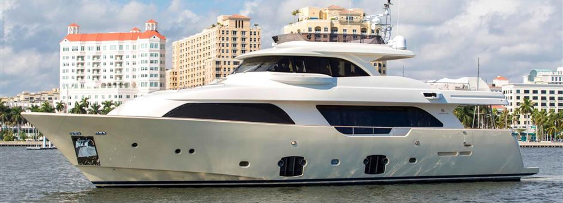 Slainte III yacht, Custom Line