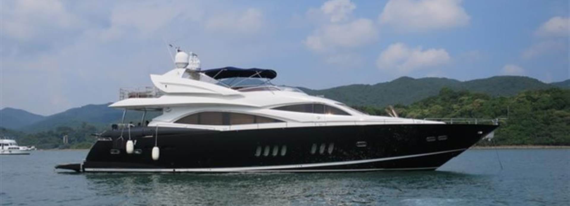Sunseeker 90 yacht, Sunseeker