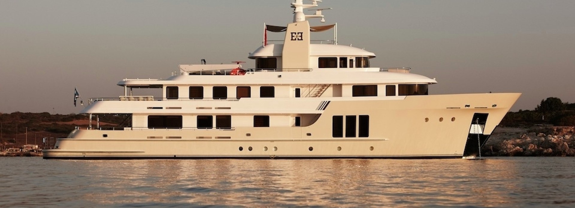 E & E yacht