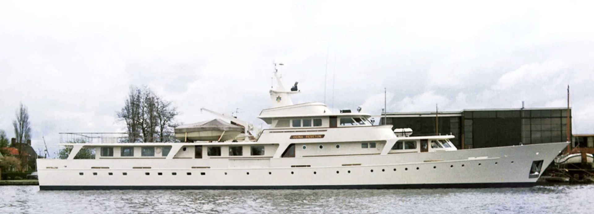 Ruwan Yaru yacht