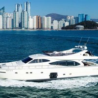 Ferretti 780