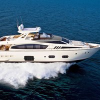 Ferretti  800