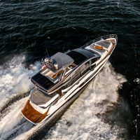 Galeon 700 Skydeck