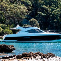 Riviera 5000 Sport Yacht