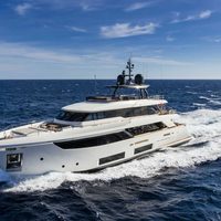 Custom Line Navetta 33