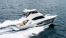 54 Enclosed Flybridge