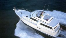 Hatteras 54 Extended Deckhouse