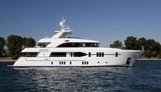 120 Megayacht