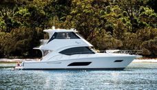 57 Enclosed Flybridge