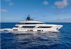 Custom Line Navetta 37